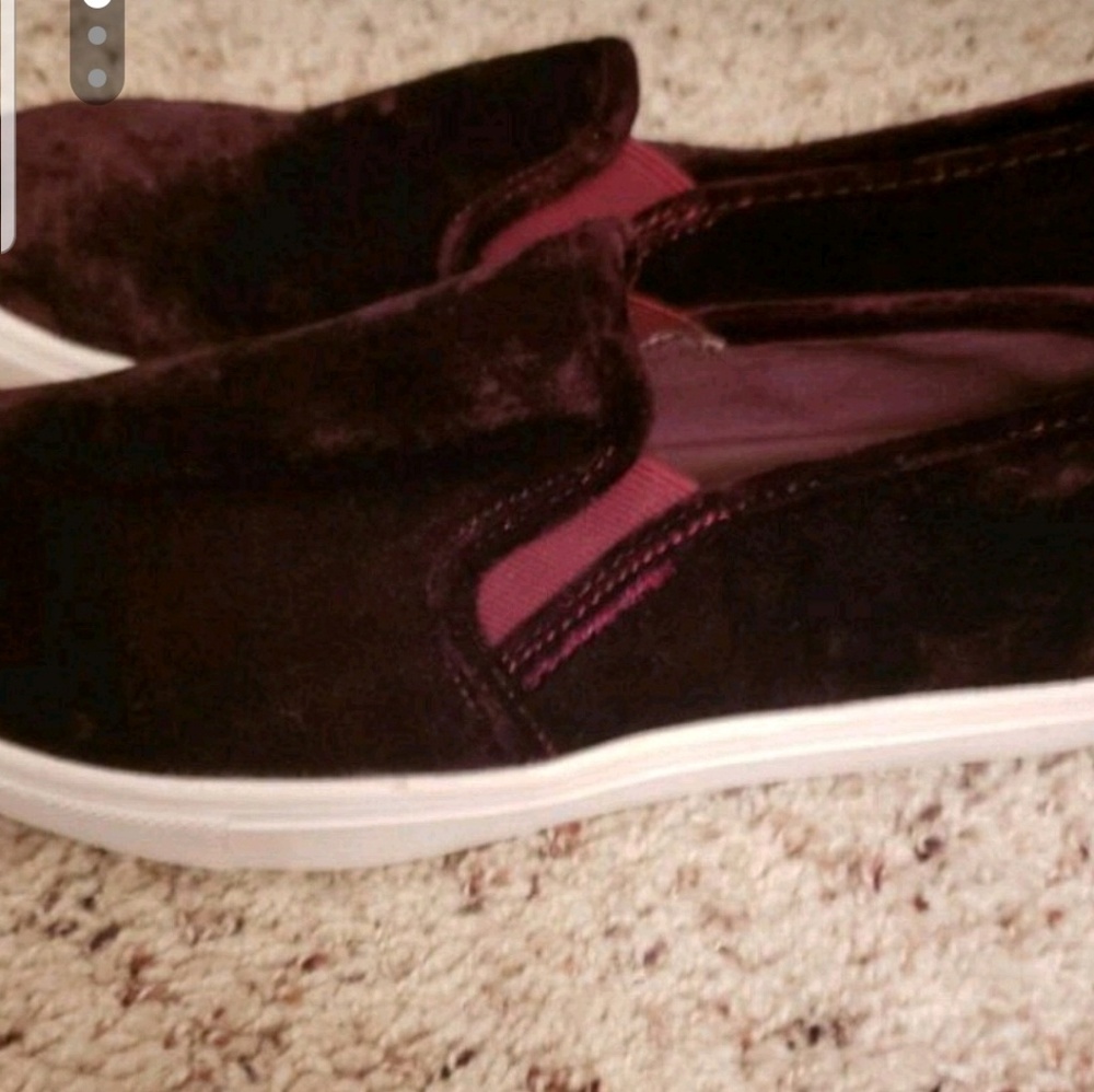 Steve madden slide ons